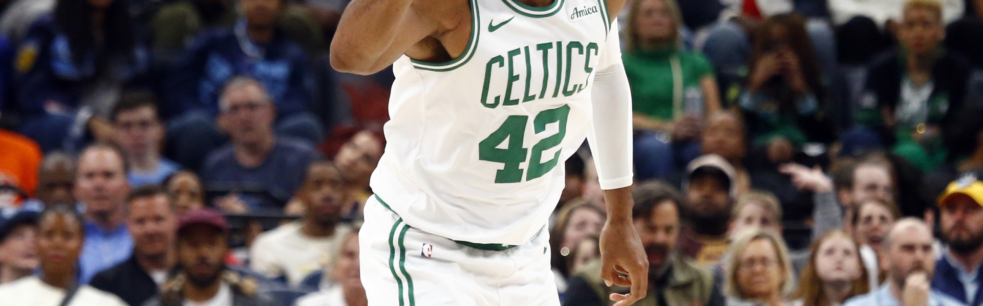 勇士队引入39岁老将霍福德应对老龄化阵容，库明加交易风波已备妥应急预案