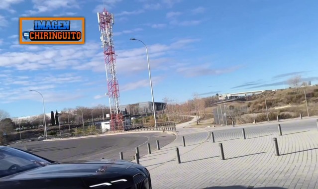 意甲2025-因伤缺席西超杯，姆巴佩抵达皇马基地继续进行康复训练