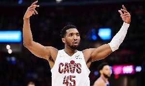 注册优惠-小小里程碑！米切尔生涯三分1608平理查德森 排名历史第40&amp;现役20