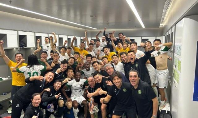 直播入口-浙江强势逆转申花再捧季军  年初曾是降级大热