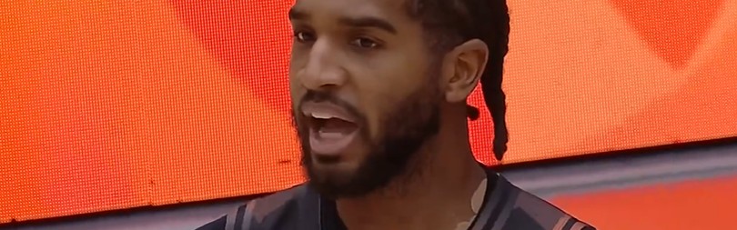 意甲2025-高诗岩单节15分！山东男篮逆转黑马，克里斯低迷，两大功臣发威