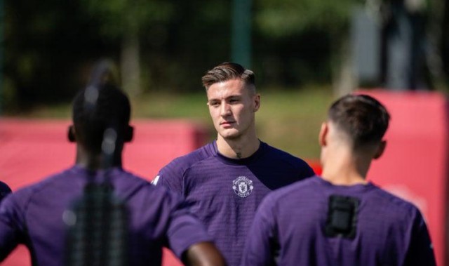 克劳奇：新面孔中最看好曼联新援谢什科，他能迅速适应英超